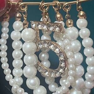 Elegant Pearl and Gold Crystal pin